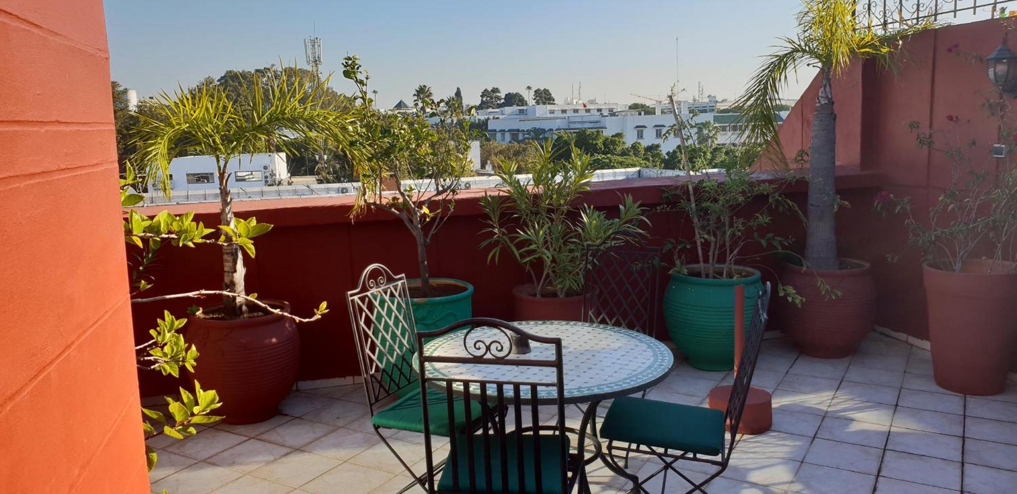 Appartement Agreable Avec 2 Tres Belles Terrasses Au Coeur De Rabat Exterior photo